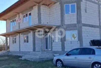 Casă cu 8 camere cu Teren 200000 Mp în Central - 5