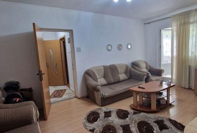 Apartament cu 3 camere semidecomandat în City Park Mall
