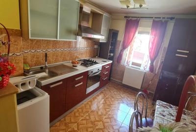 Apartament cu 3 camere semidecomandat în Fălticeni - 1