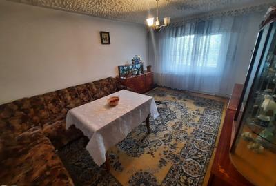 Apartament cu 4 camere decomandat, mobilat în Cug - 2