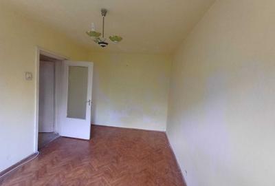 Apartament cu 2 camere semidecomandat în Cetății