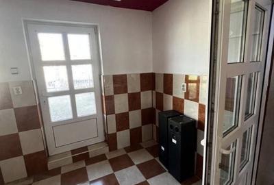 Casă cu 3 camere în Râmnicelu