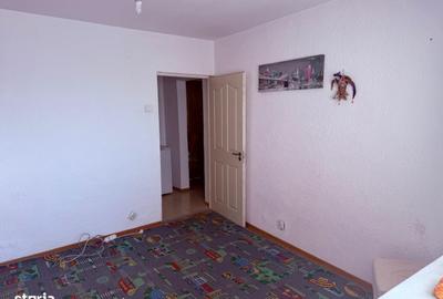 Apartament cu 3 camere decomandat în Burdujeni