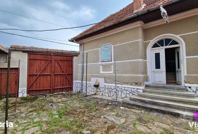 Casă cu 3 camere cu Teren 909 Mp în Poiana Sibiului