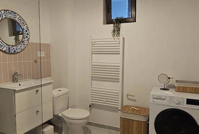 Apartament cu 4 camere decomandat în Victoriei