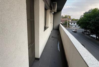 Apartament cu 2 camere semidecomandat în 1 Mai