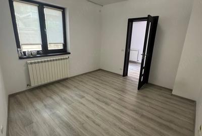 Casă cu Teren 130 Mp în Tei - 2