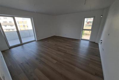 Apartament cu 3 camere semidecomandat în Iris