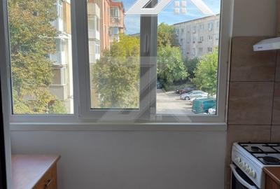Apartament cu 2 camere decomandat, mobilat în Rovine - 4