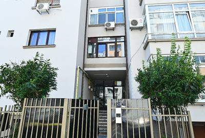 Apartament cu 4 camere decomandat în P-ța Sfinții Voievozi