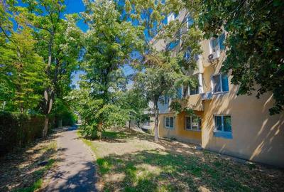 Apartament cu 3 camere decomandat în Nufărul - 12