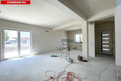 Duplex cu 4 camere cu Canalizare în Moșnița Nouă - 1