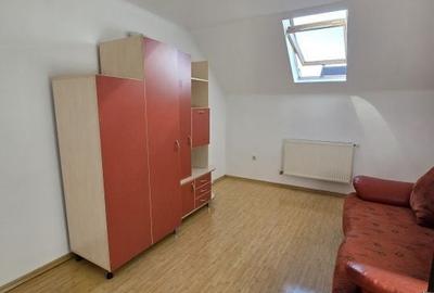 Casă cu 4 camere cu Teren 350 Mp în Central