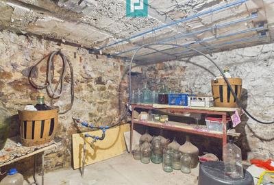 Casă individuală cu 5 camere cu Canalizare în Central - 38