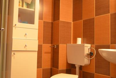 Apartament cu 3 camere decomandat, mobilat în Bușteni - 6