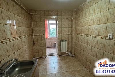 Apartament cu 2 camere decomandat în Micro 16