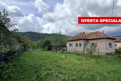 Casă cu 2 camere cu Teren 831 Mp în Central
