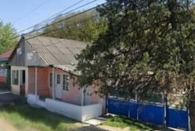 Casă cu 3 camere cu Teren 260 Mp în Onești - 2