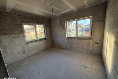 Casă cu 4 camere cu Teren 550 Mp în Valea Borcutului
