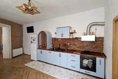 Casă cu Teren 67 Mp în Central - 1