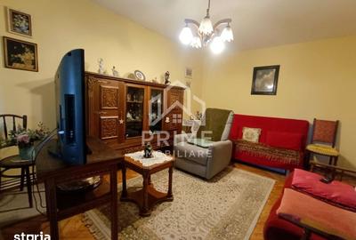Apartament cu 4 camere decomandat în Central