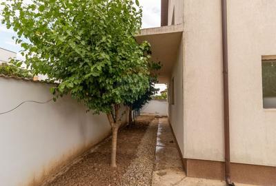 Casă individuală cu 9 camere cu Teren 400 Mp în Est - 31