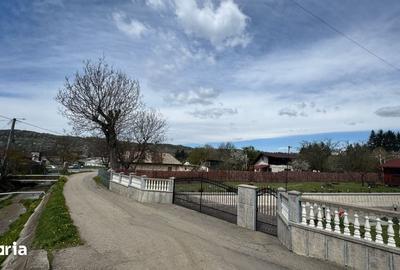 Casă cu 5 camere cu Teren 2011 Mp în Central - 6