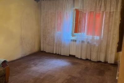 Apartament cu 2 camere decomandat în Inel II