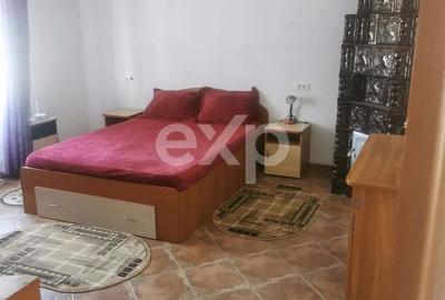 Casă cu 4 camere în Ungureni