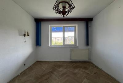 Apartament cu 3 camere decomandat în Tomis II