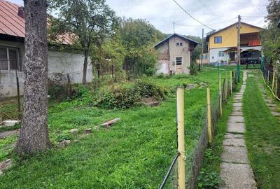 Teren de 1200 mp, în Central - 2