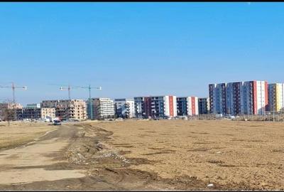 Teren de 5000 mp, în Central