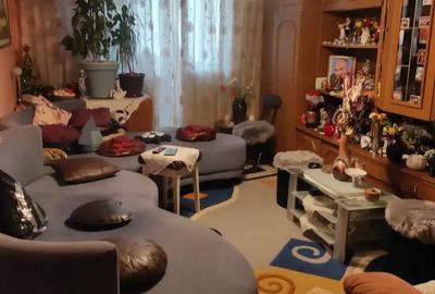 Apartament cu 2 camere decomandat în Micro 15 - 2