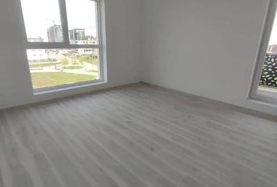 Apartament cu 3 camere decomandat în Industriilor