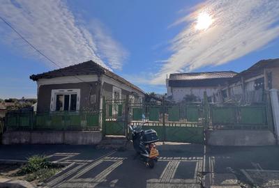 Casă cu 3 camere cu Teren 375 Mp în Central