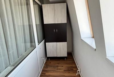 Apartament cu 3 camere decomandat în Turnișor