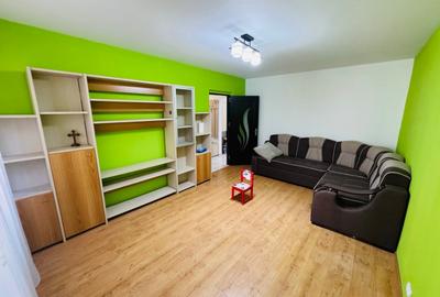 Apartament cu 3 camere decomandat în Drumul Taberei