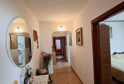 Apartament cu 4 camere decomandat în Central - 4