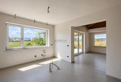 Casă cu 4 camere cu Teren 2143 Mp în Central