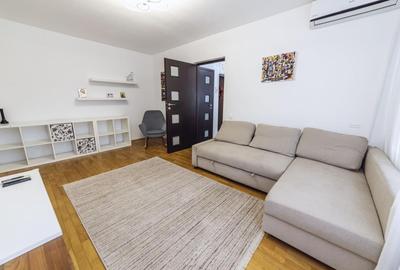 Apartament cu 3 camere semidecomandat, mobilat în Titan
