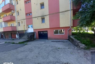 Apartament cu 3 camere decomandat în Traian - 10