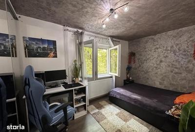 Apartament cu 2 camere nedecomandat în P-ța Doina