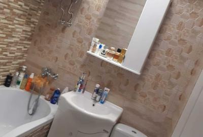 Apartament cu 3 camere semidecomandat în Central - 3