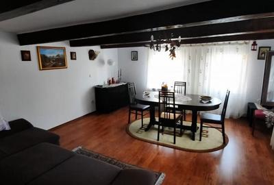 Casă cu 4 camere cu Teren 700 Mp în Zărnești - 3