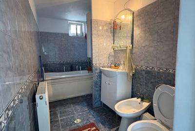 Casă cu 4 camere cu Teren 260 Mp în Brătianu