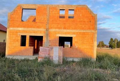Casă cu Teren 650 Mp în Pădureni - 2