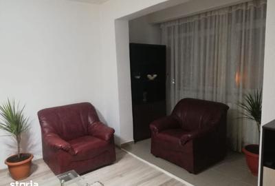 Apartament cu 3 camere decomandat în Piața Centrală - 2