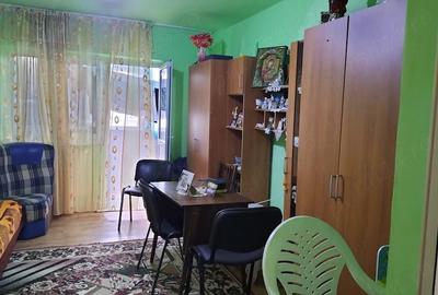 Apartament cu 4 camere decomandat în Central - 1