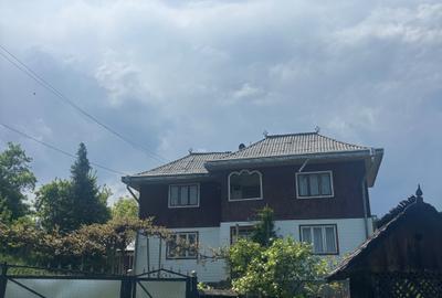 Casă cu 4 camere în Pârteștii de Jos - 2