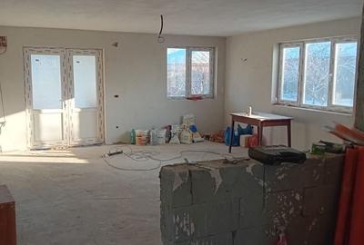 Casă cu 3 camere în Tudor Vladimirescu - 1